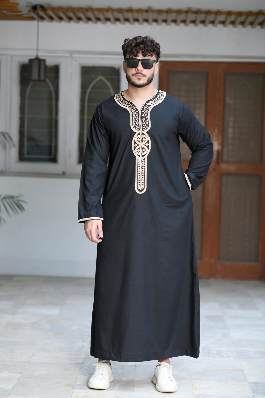 Black Moroccan Embroidered Full Sleeve Jubba
