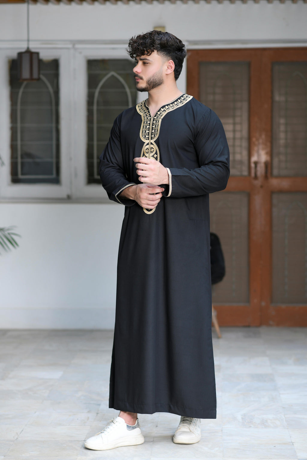 Black Moroccan Embroidered Full Sleeve Jubba