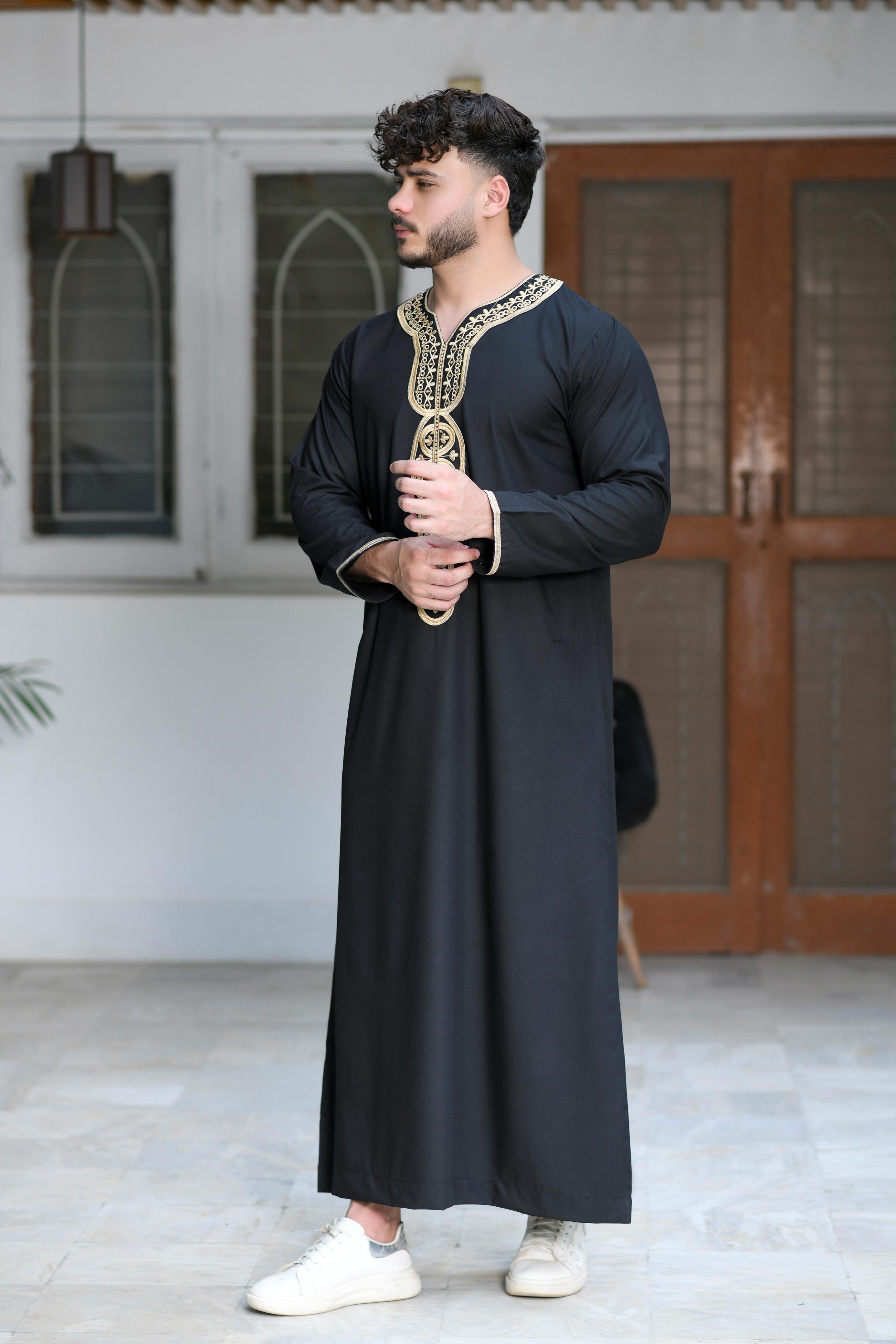 Black Moroccan Embroidered Full Sleeve Jubba