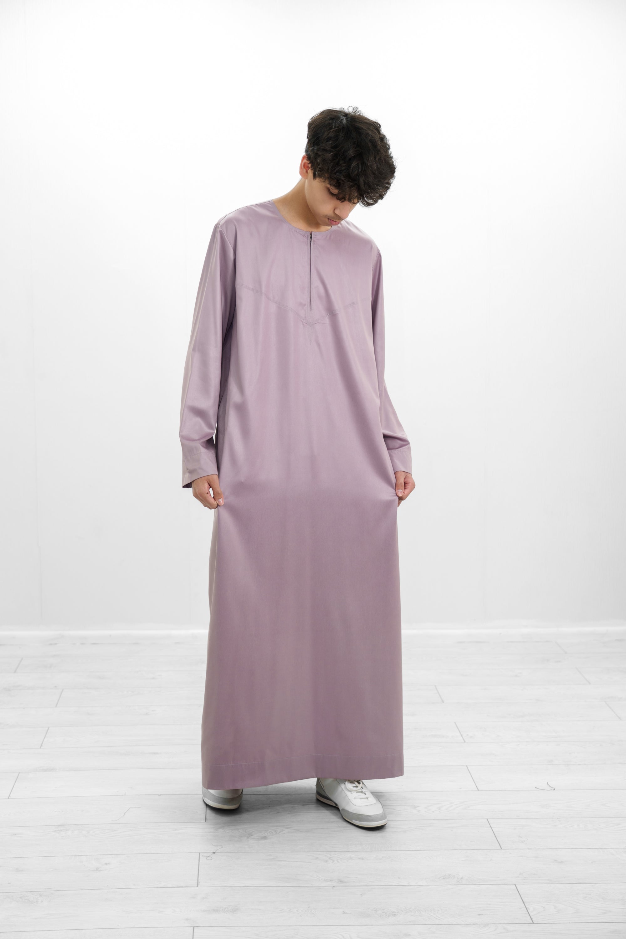 Tan Omani Shiny Zip Neck with V Neck Embroidery Design Jubba