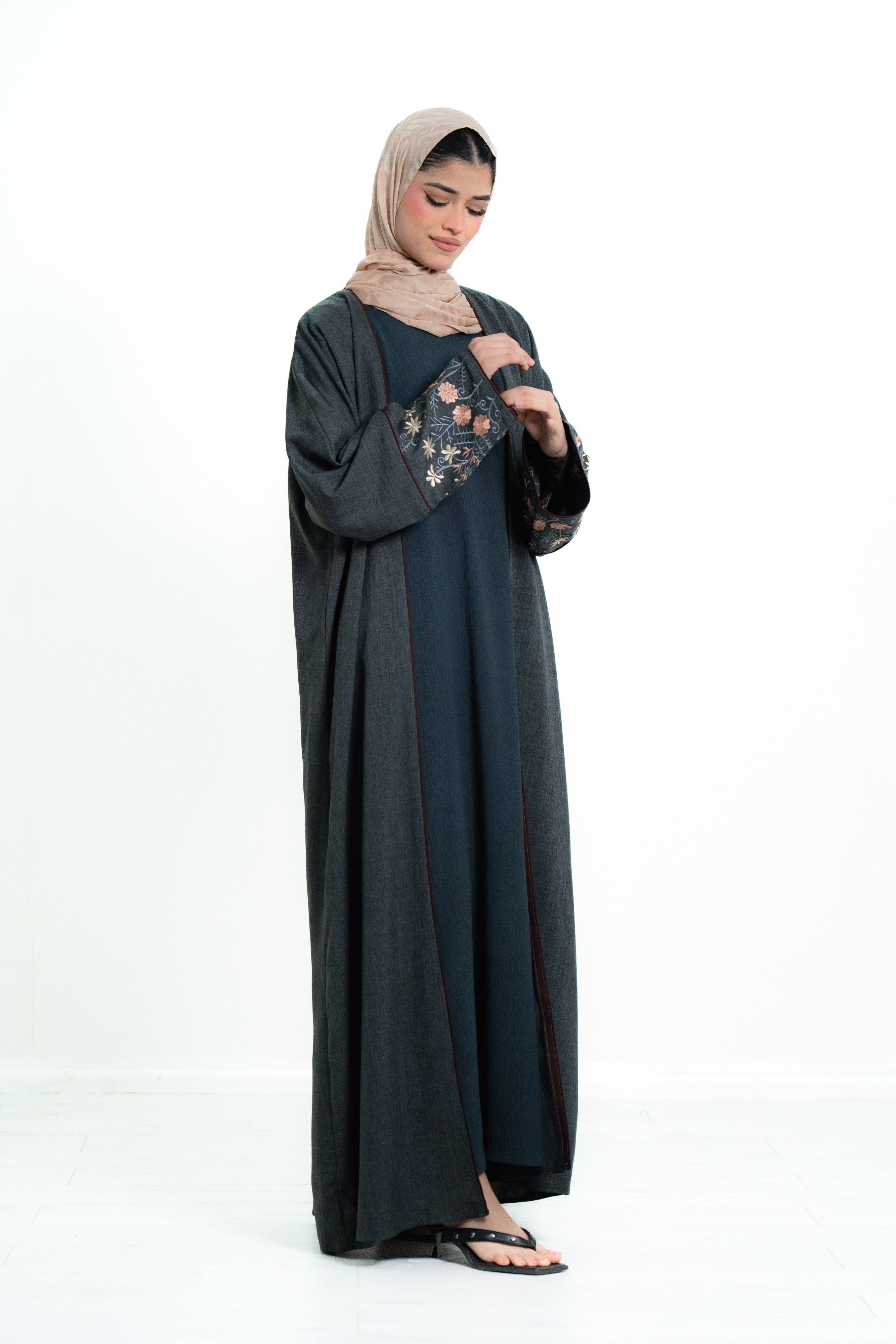 Women’s Cotton 2 Piece Open Abaya with Flower Embroidery