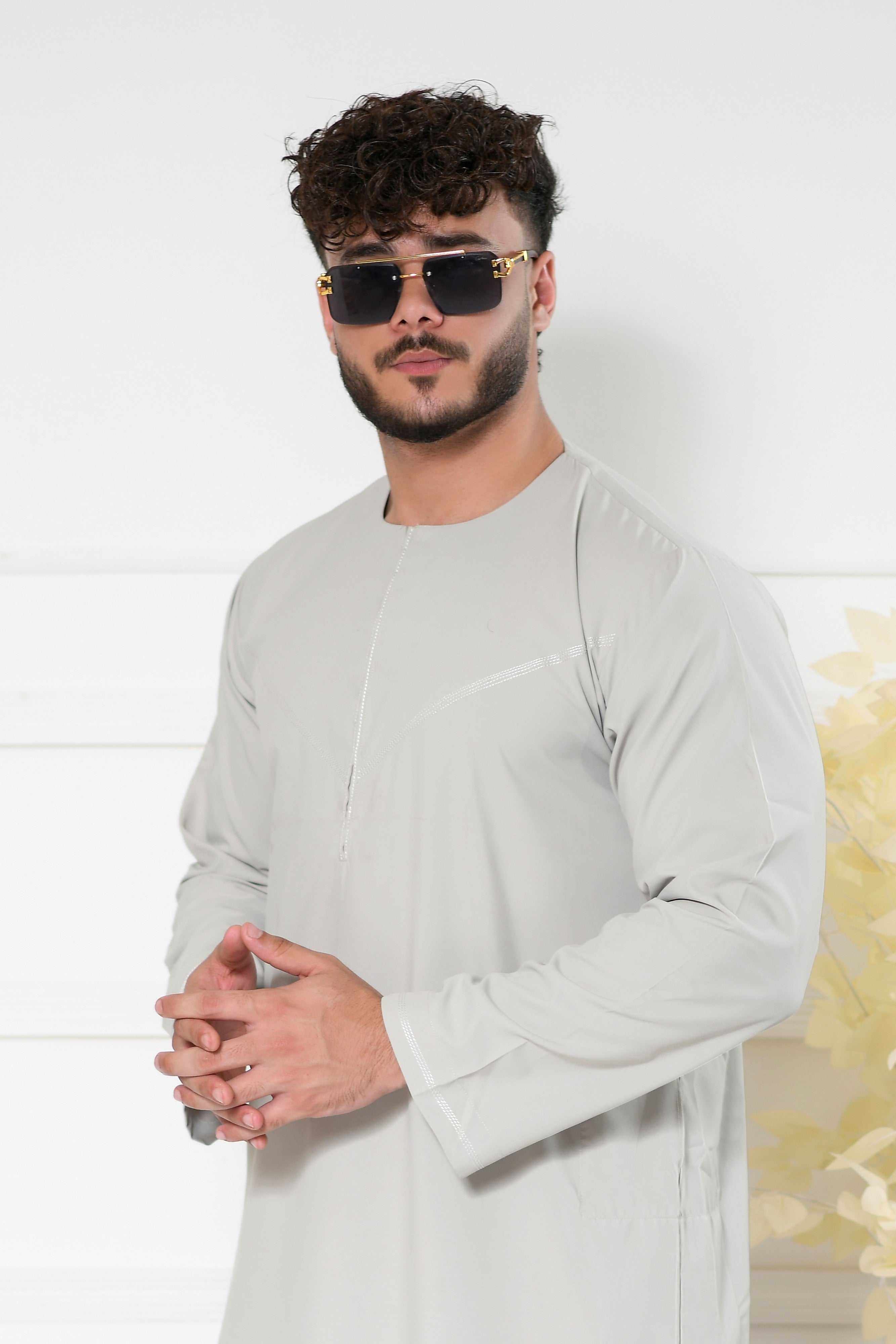 Navy Omani Round Neck Jubba with V Neck Stitched Embroidery