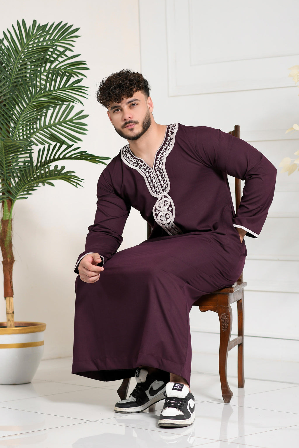 Black Moroccan Embroidered Full Sleeve Jubba