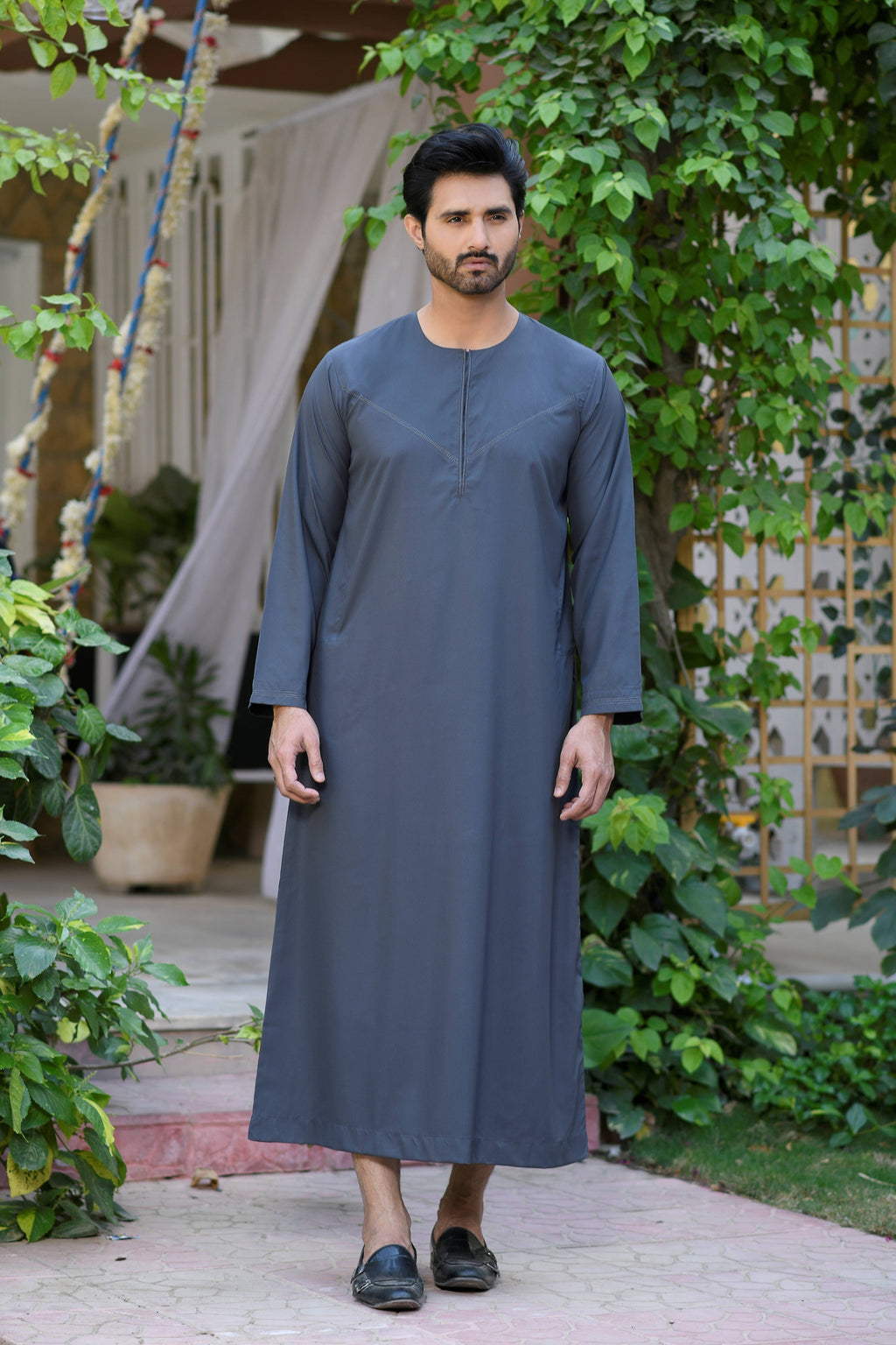 Navy Omani Round Neck Jubba with V Neck Stitched Embroidery